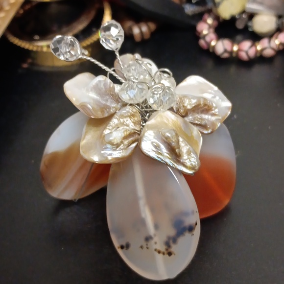 Carnelian Agate or Chalcedony Pendant - Picture 2 of 3